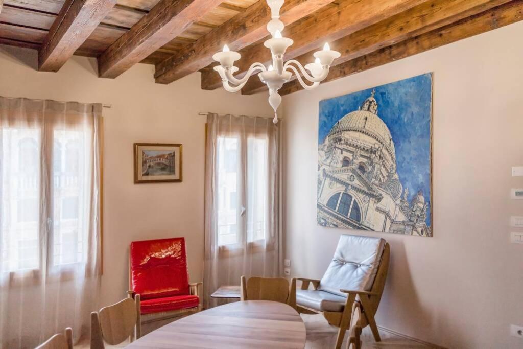 Elite Stunning Venetian Apt. Close Accademia * Venice
