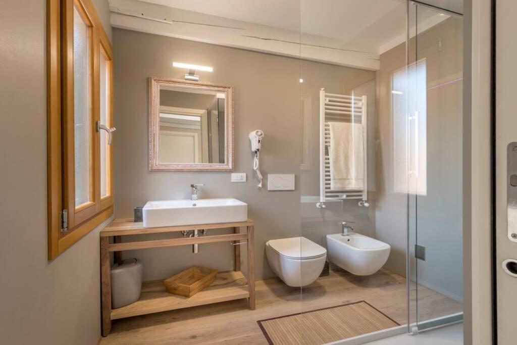 Elite Stunning Venetian Apt. Close Accademia Venice