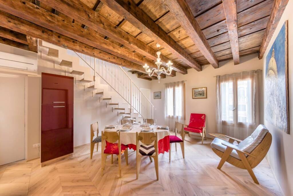 Elite Stunning Venetian Apt. Close Accademia Apartment Venice