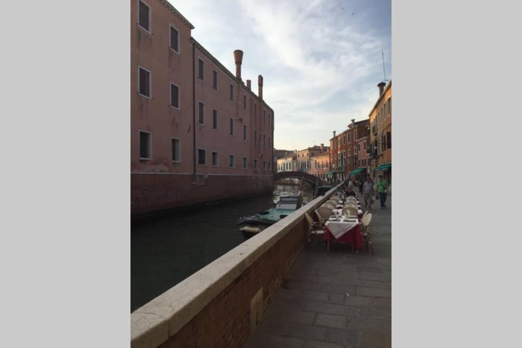 Elite Stunning Venetian Apt. Close Accademia Apartment Venice