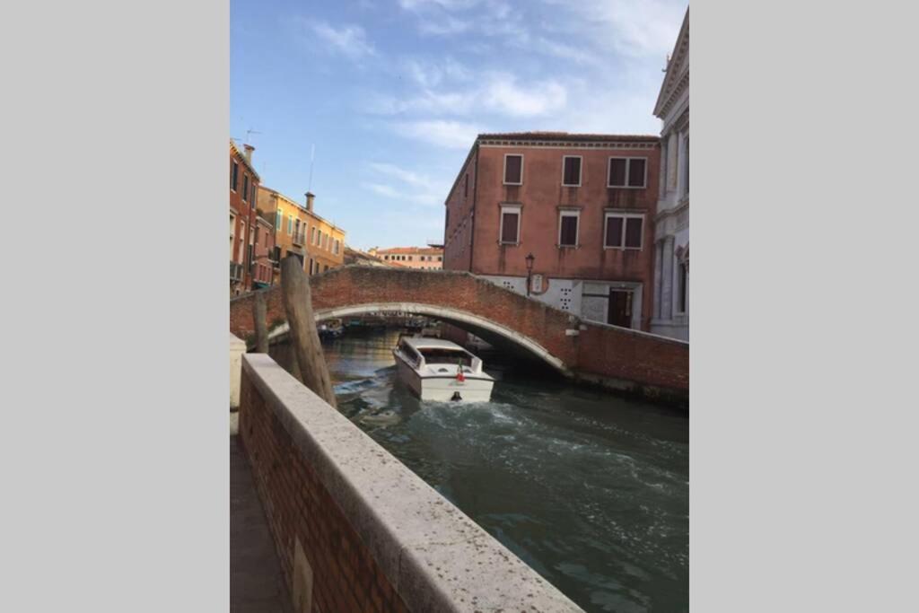 Elite Stunning Venetian Apt. Close Accademia Apartment