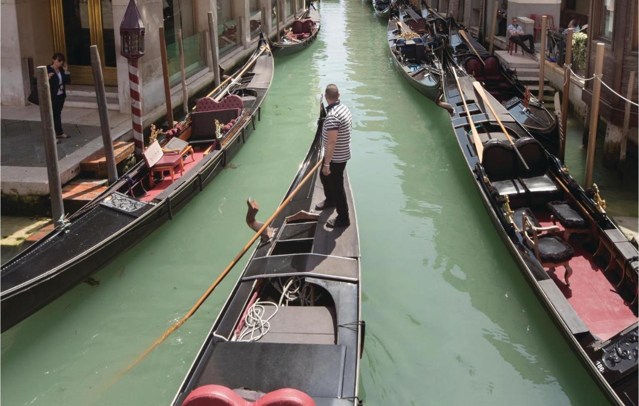 In -ve- With Wifi Venedig