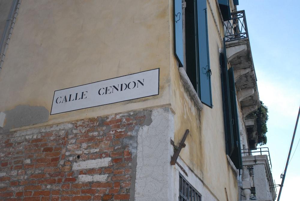 Palazzo Cendon Piano Antico Venise