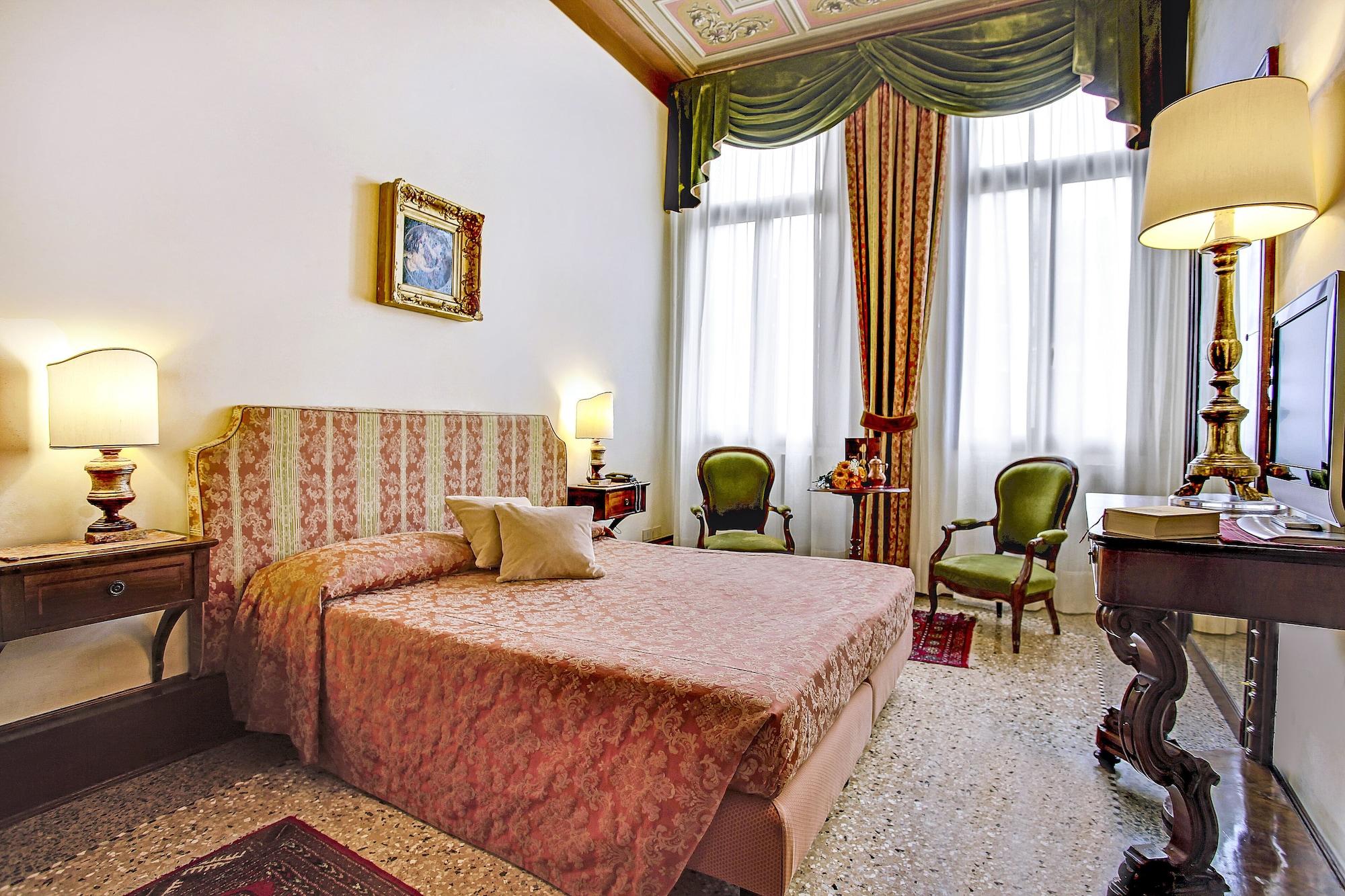 Affittacamere Palazzo Schiavoni Residenza D'epoca 3*