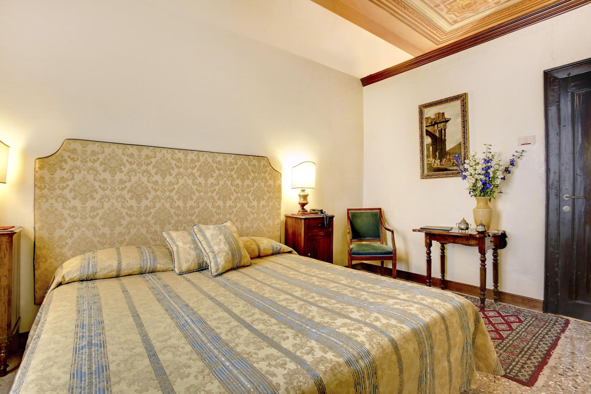 Palazzo Schiavoni Residenza D'epoca 3*