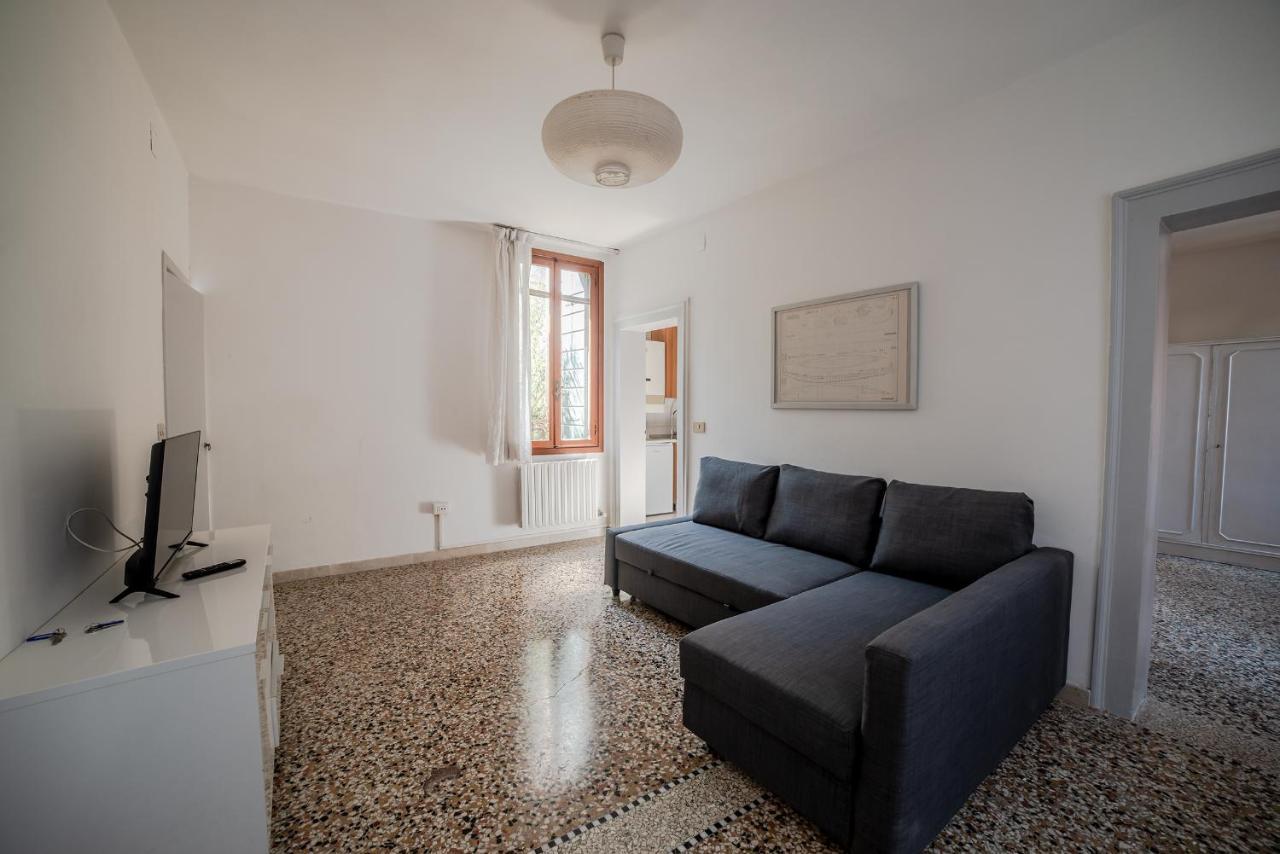 Gondola, San Giacomo Apartment *