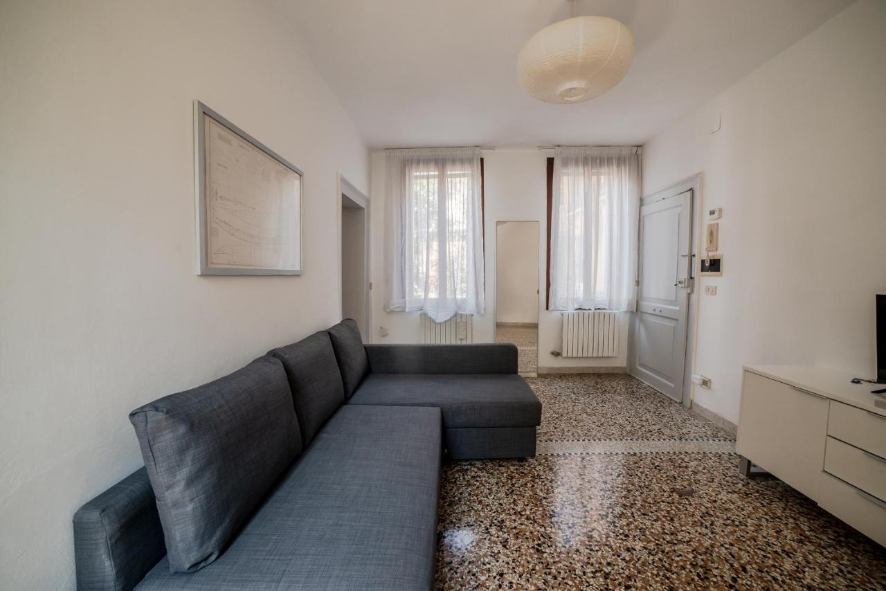 Gondola, San Giacomo Apartment *