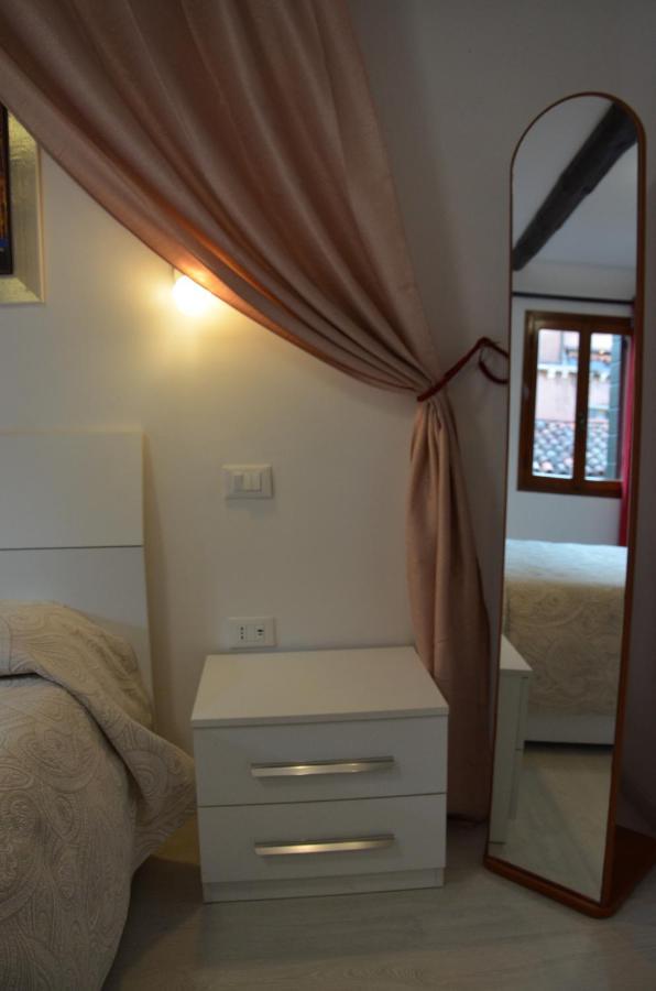 Casa Di Sam, *