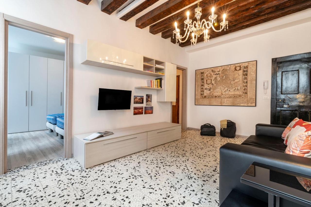 Ponte Squero Flat M0270423226 Venice