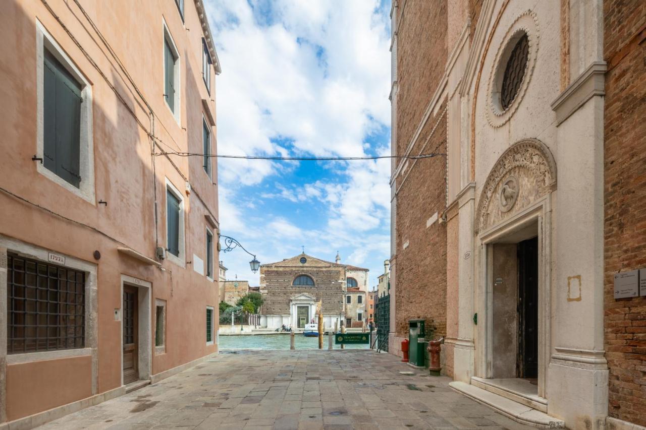 Bright On Venetian Roofs R&r Appartement