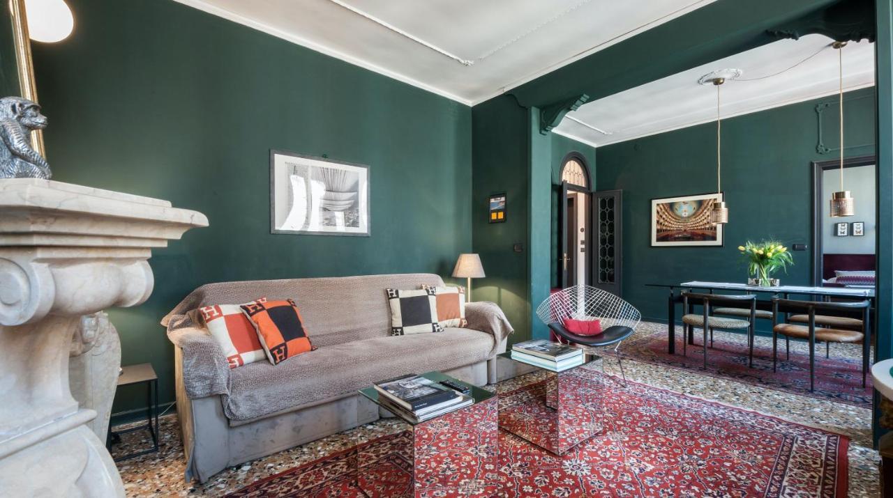 Stylish Renovated In The Heart Of The City *