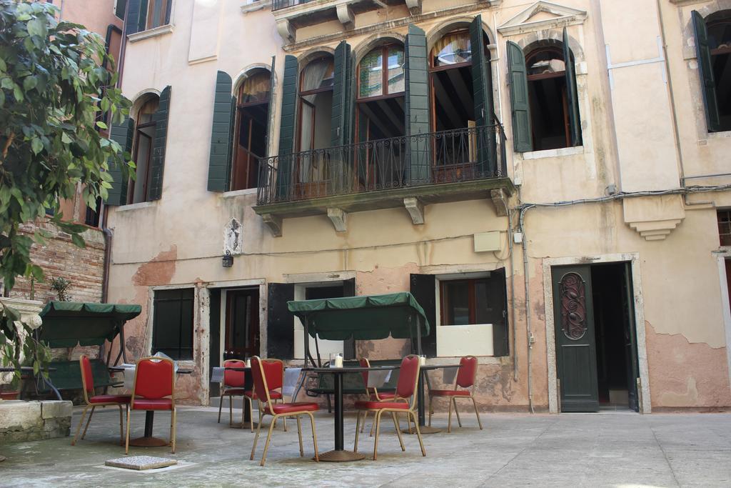 Bed & Breakfast Residenza Della Spada 3*