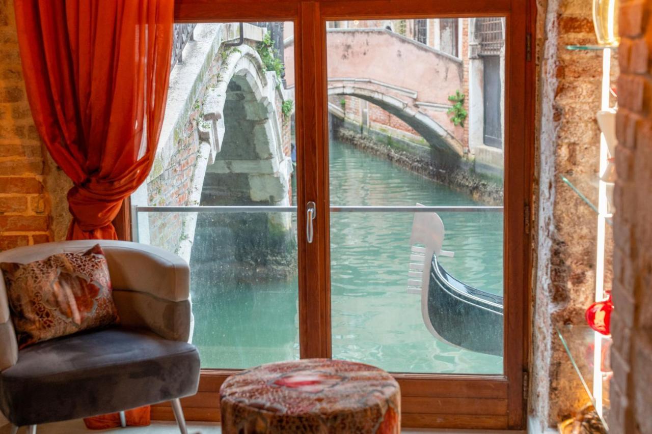 Casa Manina Sul Ponte - Your Private Canal View Venise