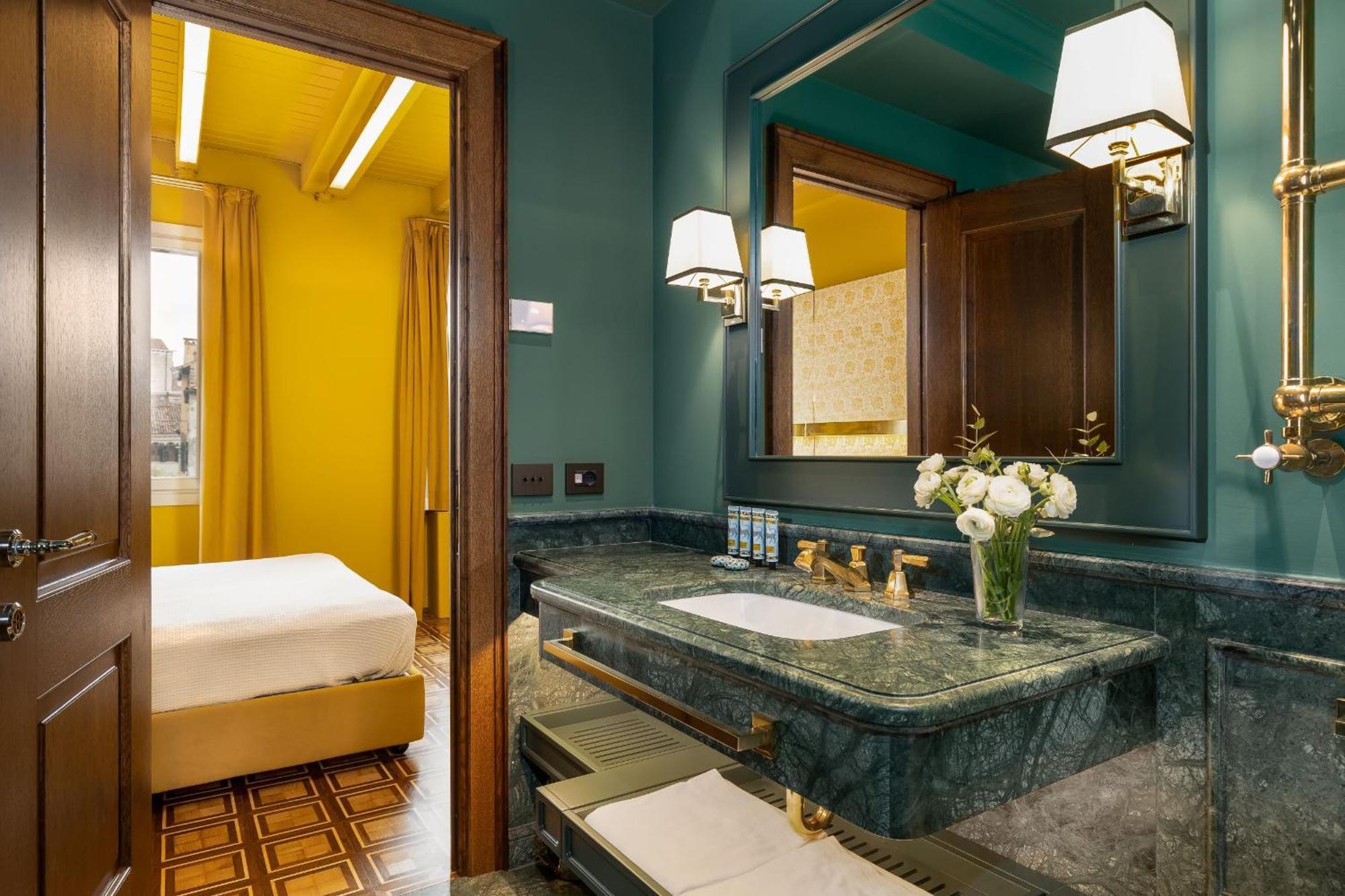 Dimora San Trovaso Enchanting Four-bedrooms Appartamento Venezia