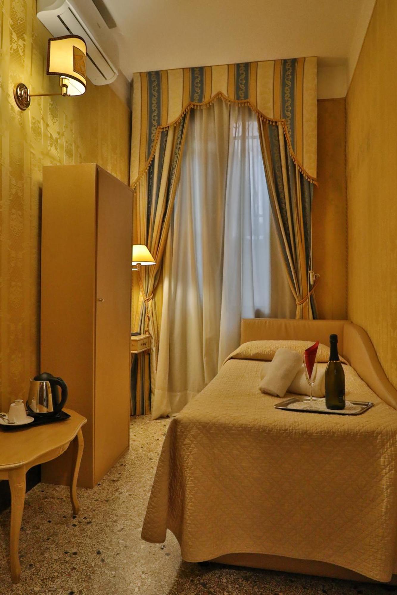 Noemi 3* Venezia