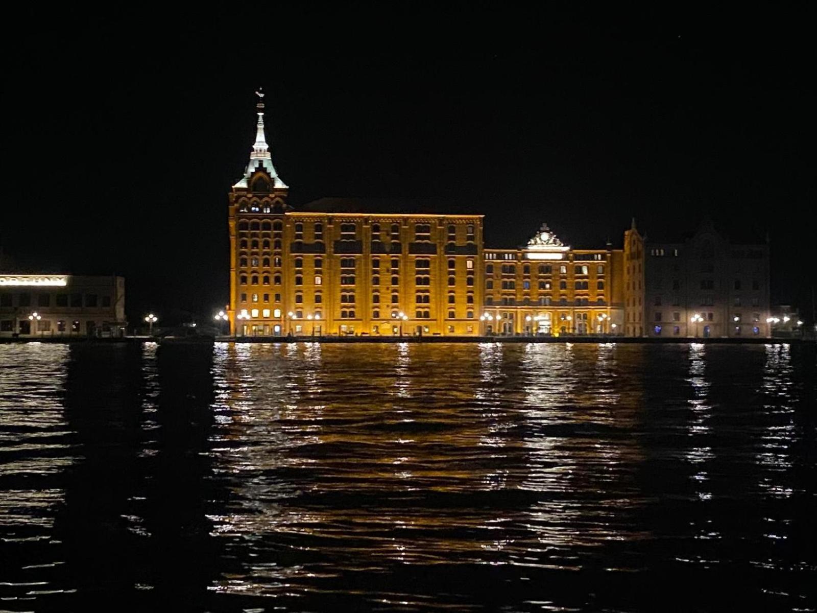 Giudecca Palanca 664 * Venise