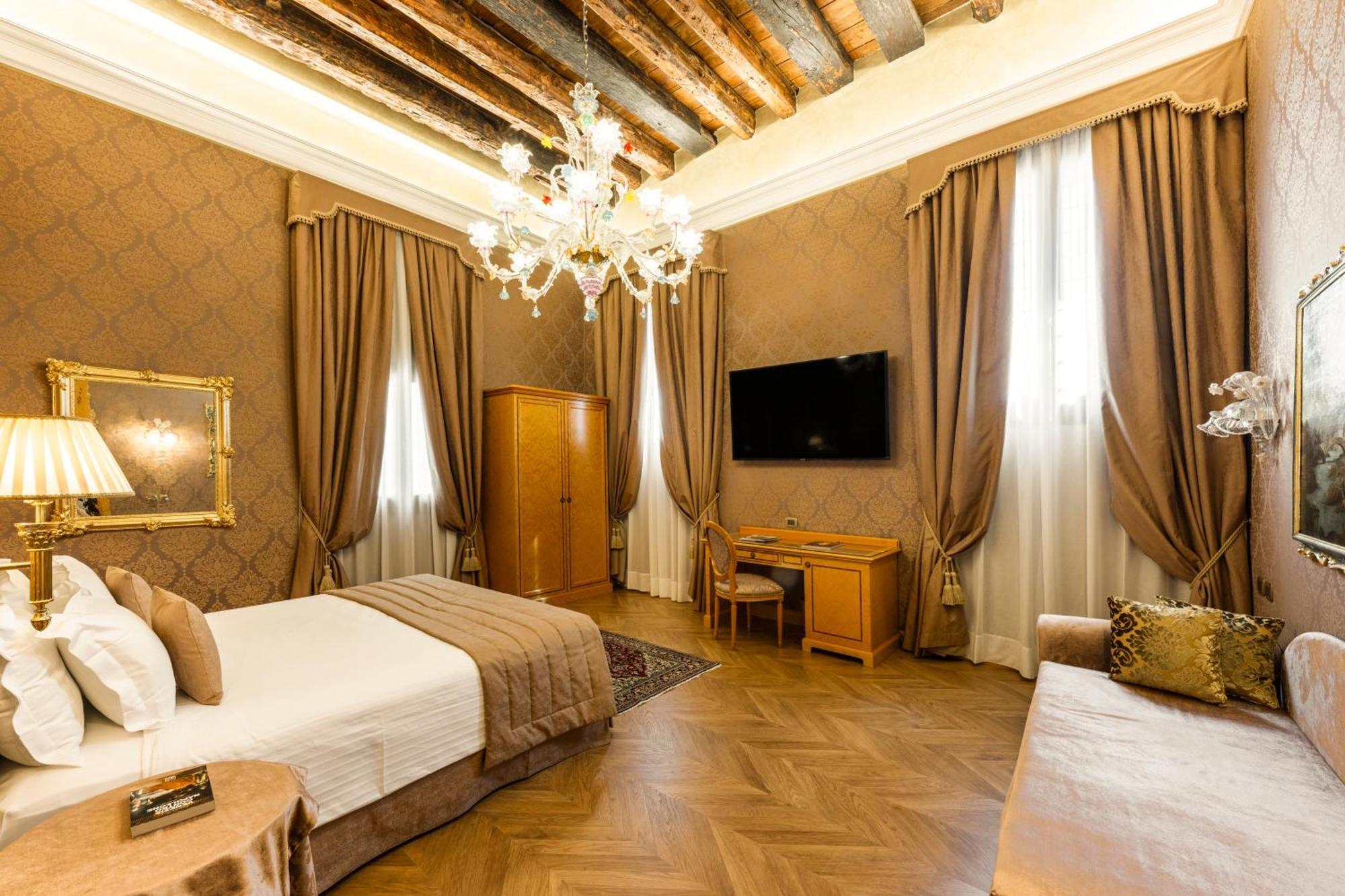 Palazzo Dei Mori Venice