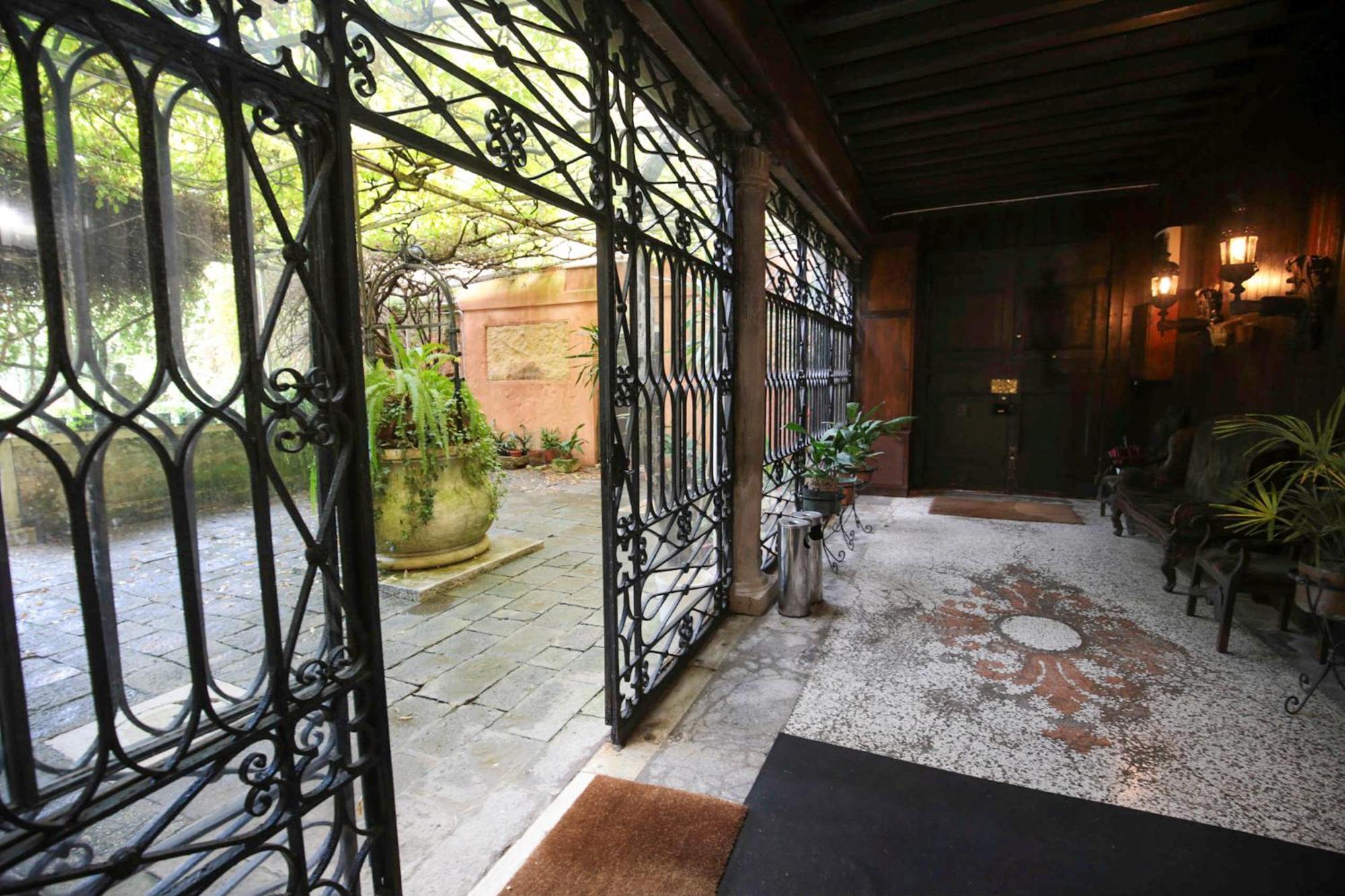 Il Giardino Segreto Di Monty Don Sul Canal Grande