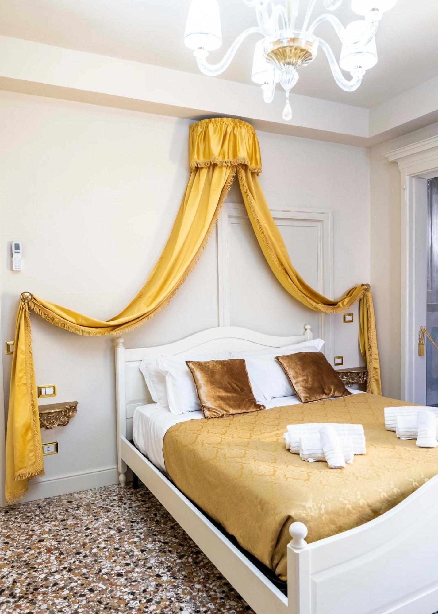 Gasthuis Palazzo Titti Rialto *