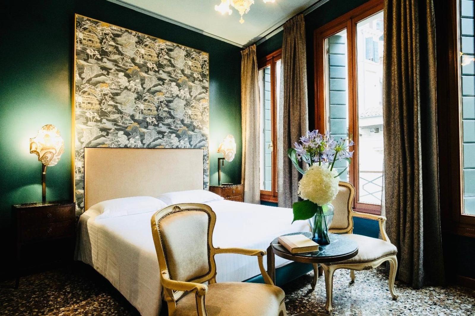 Accademia - Maravege Hotel 3*