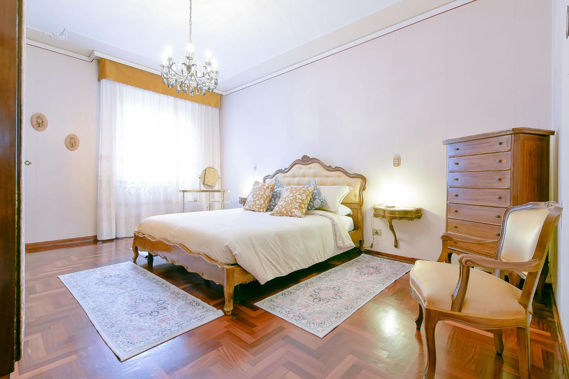 Queen Gabrielle Apartment Venice