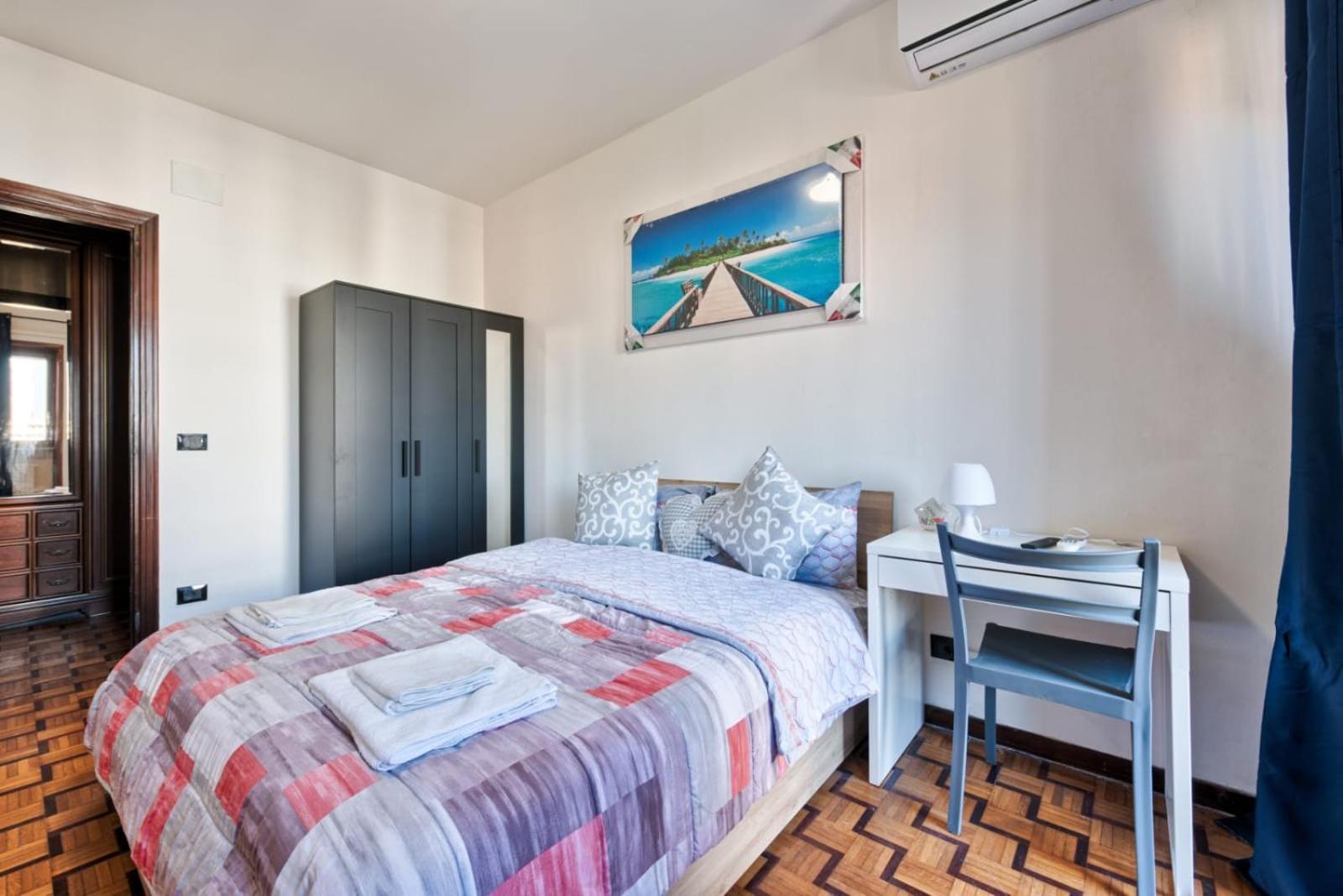 Gasthuis Easy Downtown - Private With Shared Bathroom *