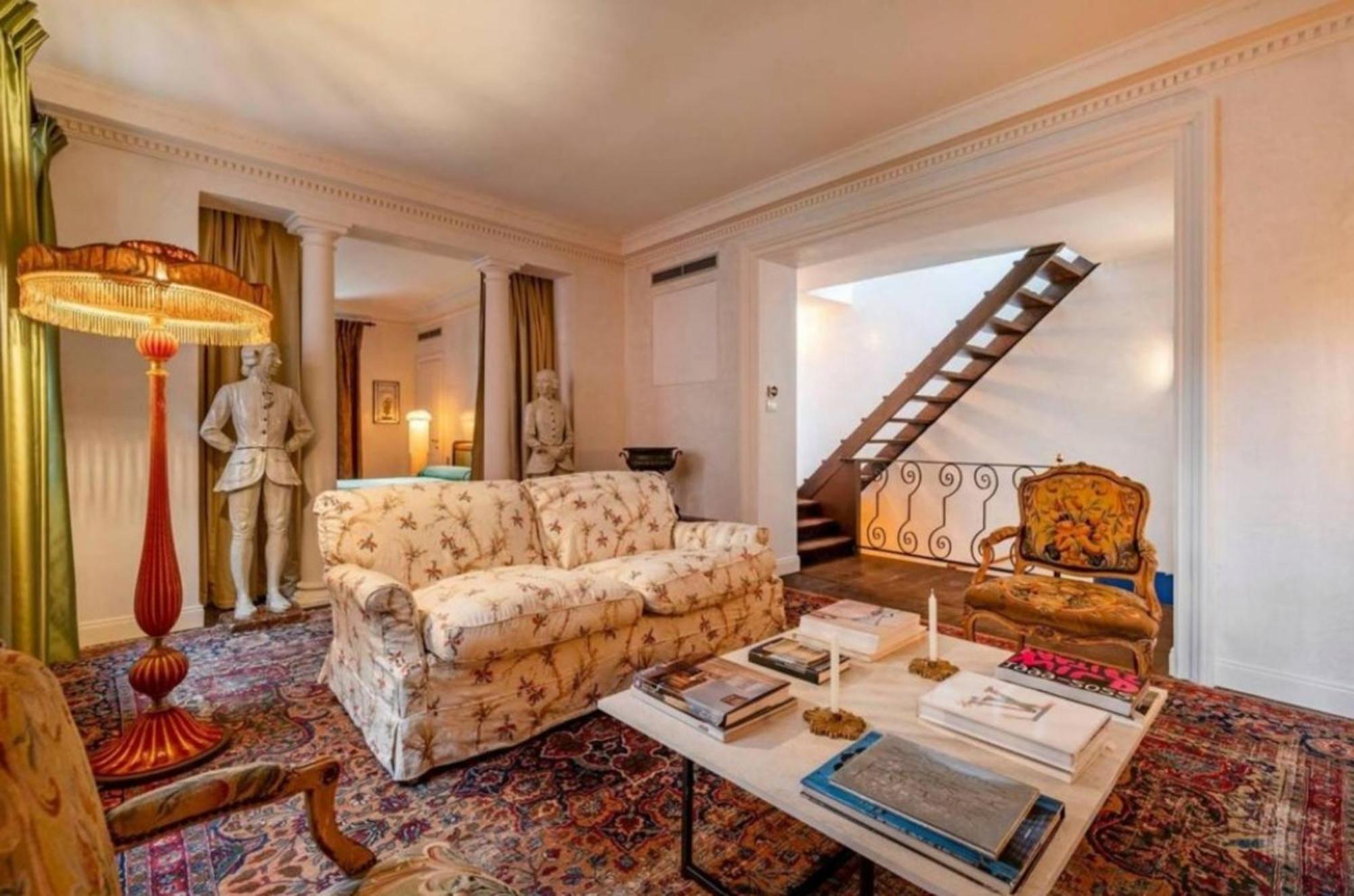 Luxury House Apartment