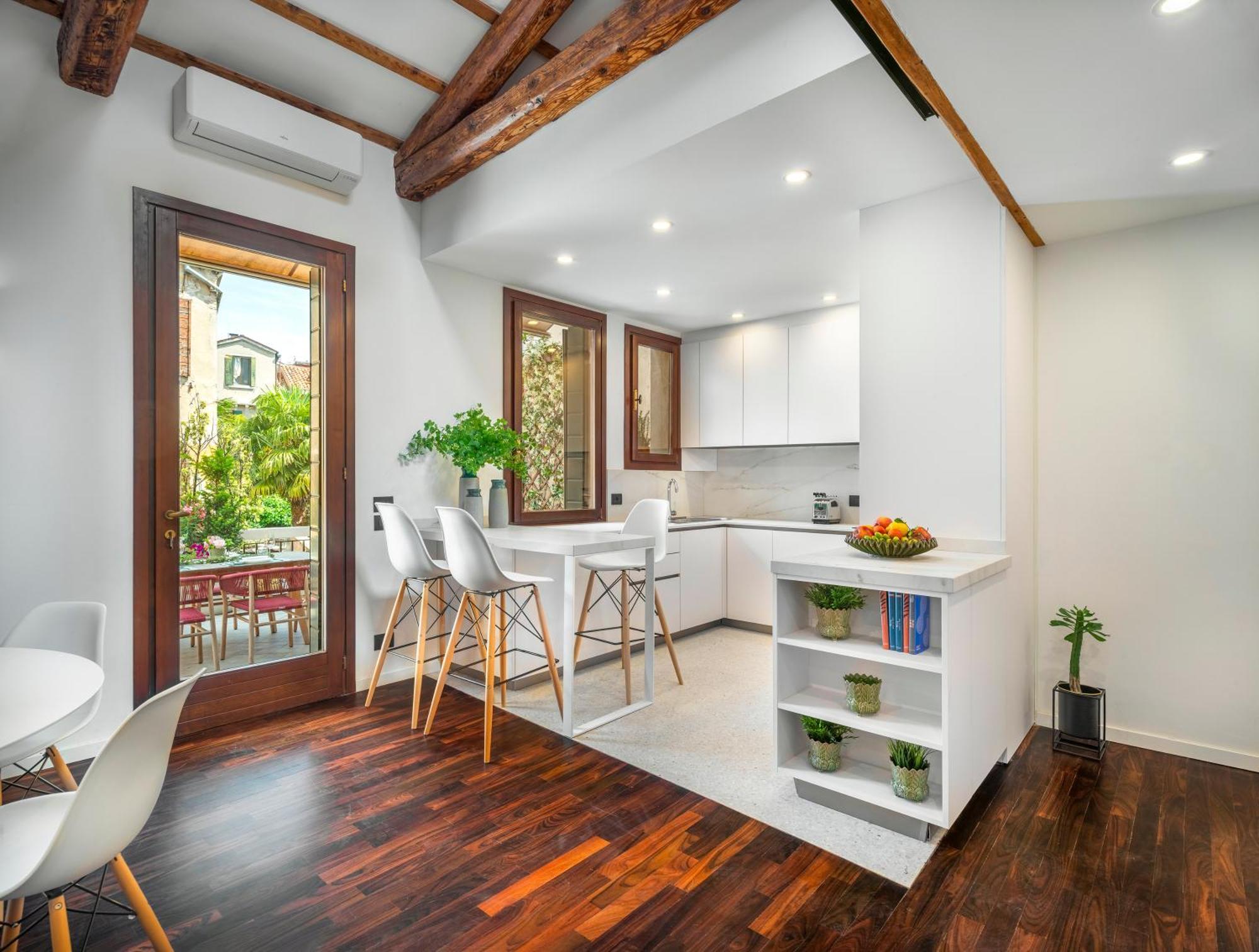 San Barnaba Palace R&r Apartment