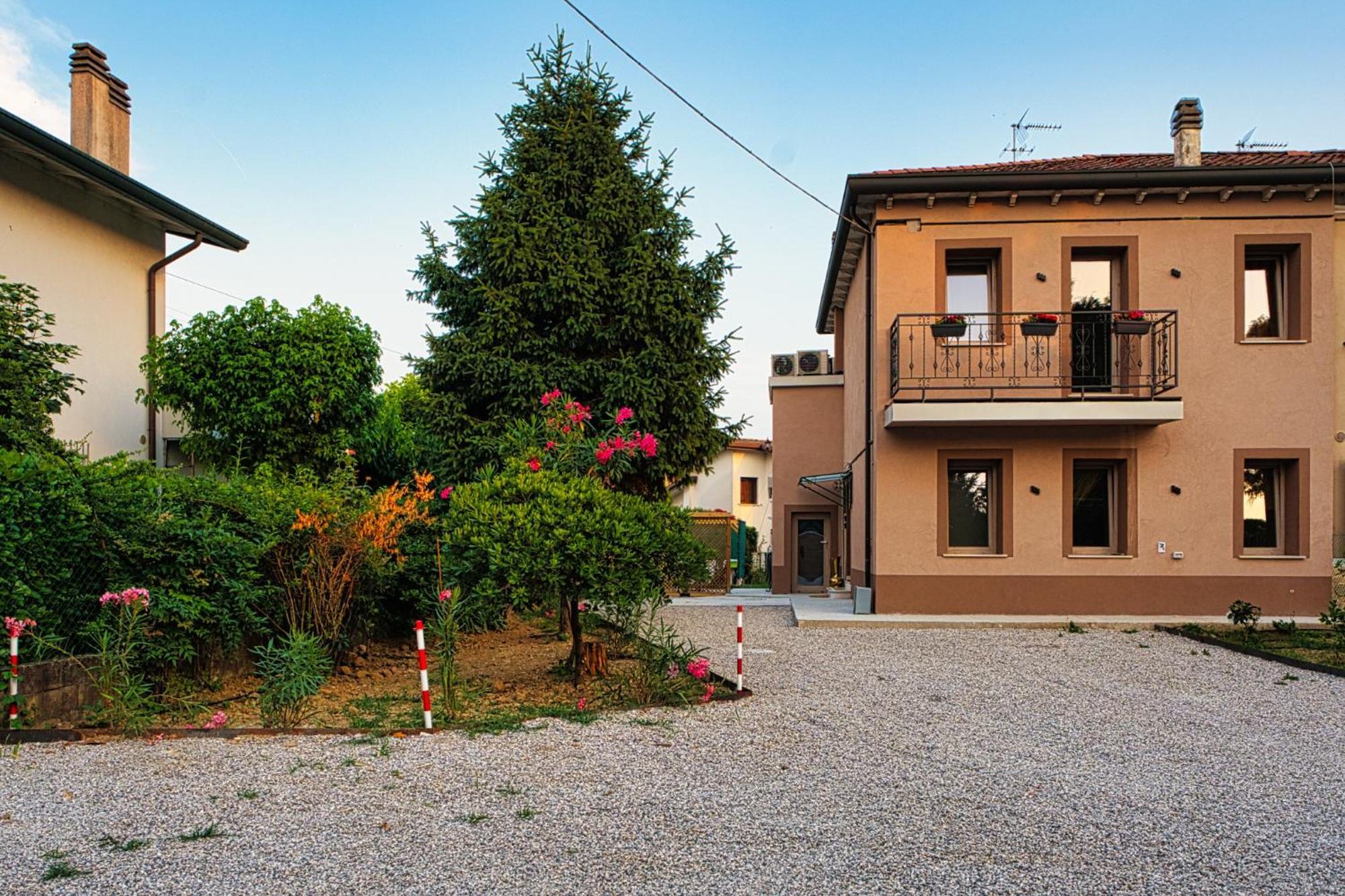 Hébergement de vacances Romantic Garden Ap 2 Free Parking *