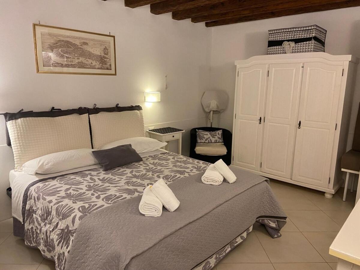 Black & White Home, An Oasis In The Center * Venezia