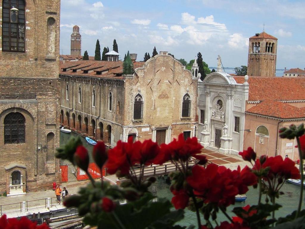 Bed & Breakfast At A Palazzo Venezia