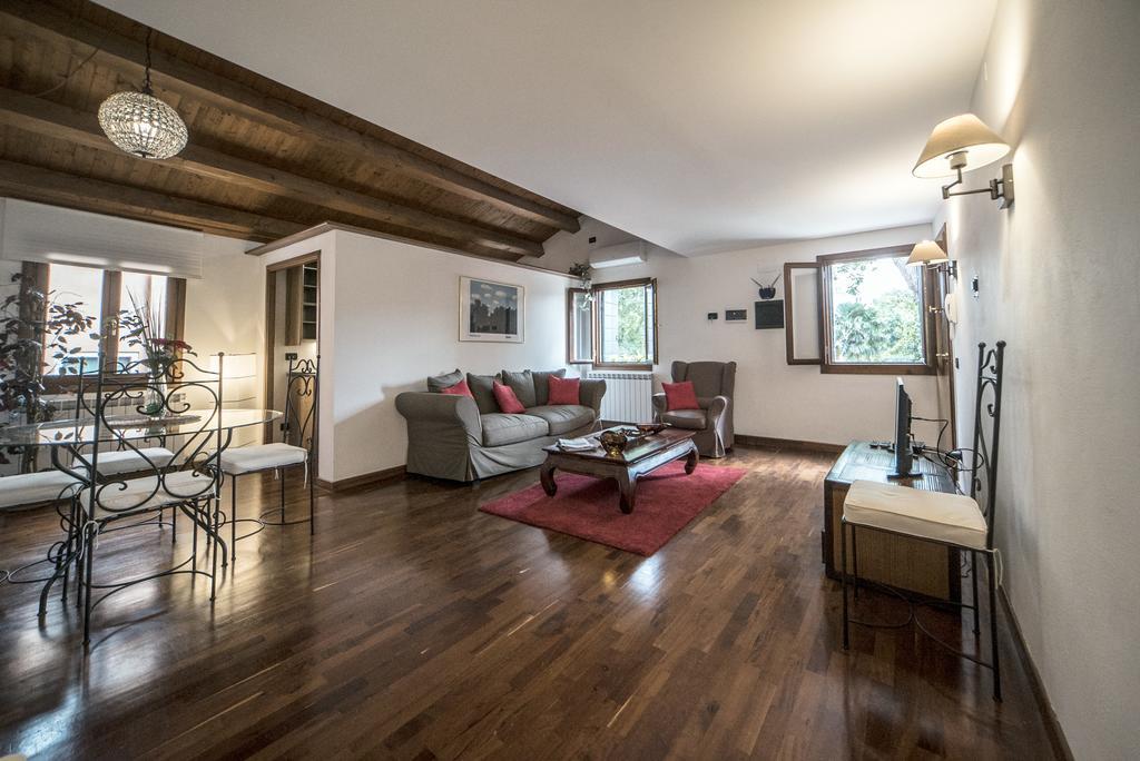 Mansarda Magritte Appartement Venetië