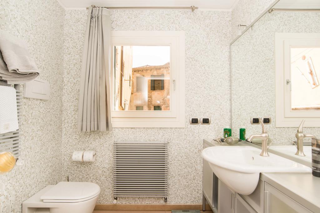 Ghetto Modern Apt For 4, Venice Apartment Venedig