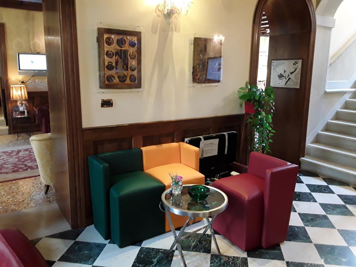 Accademia - Maravege 3*