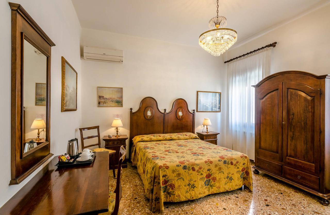 Bed & Breakfast Casa Rezzonico 2*