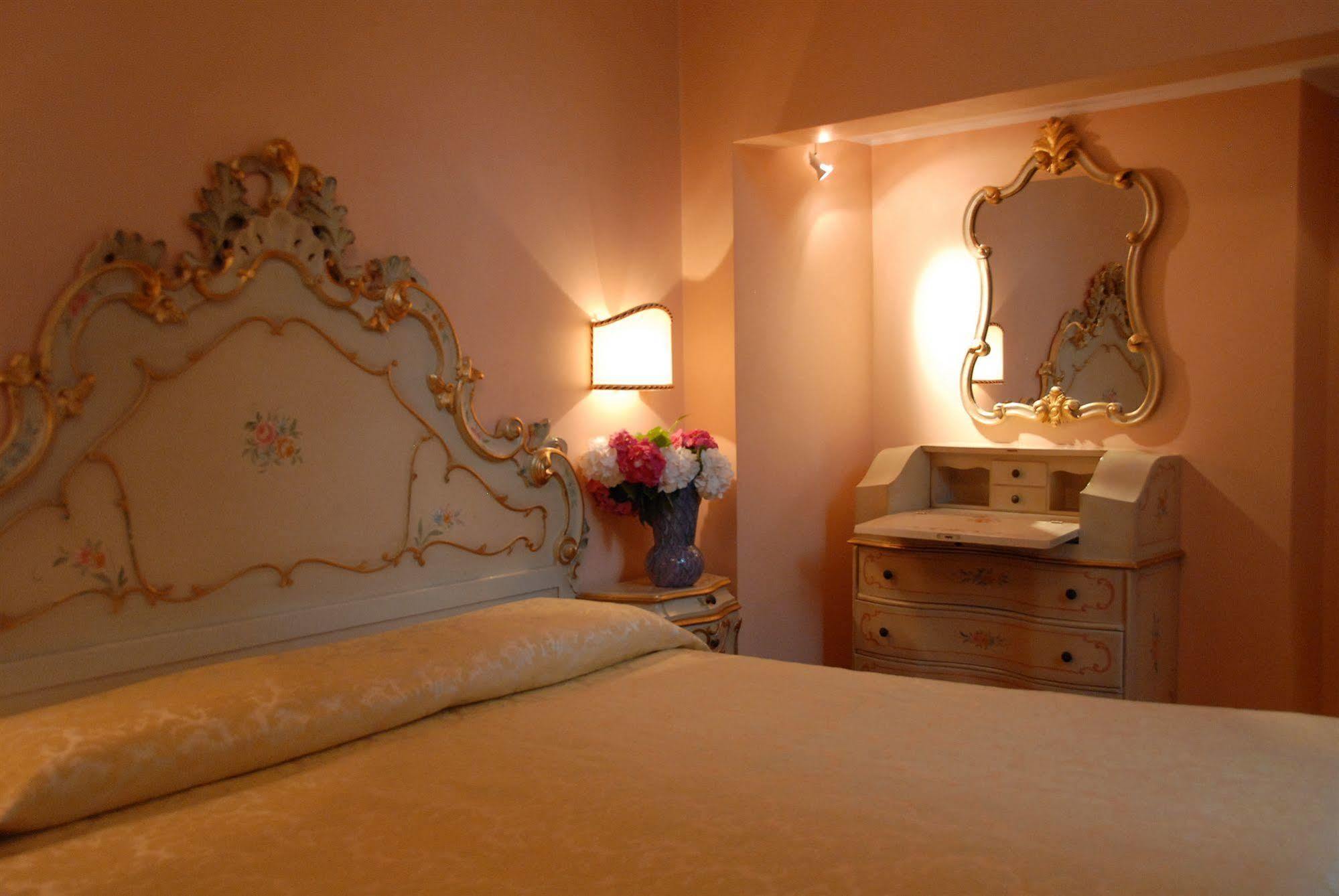 Accademia - Maravege 3*