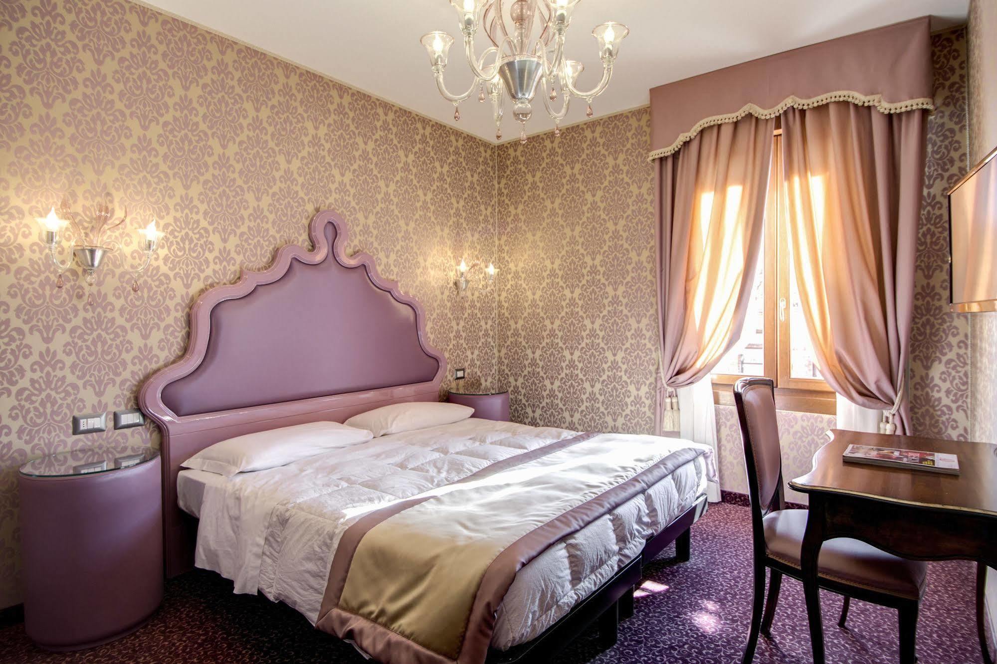 Domus Cavanis Hotel 3*