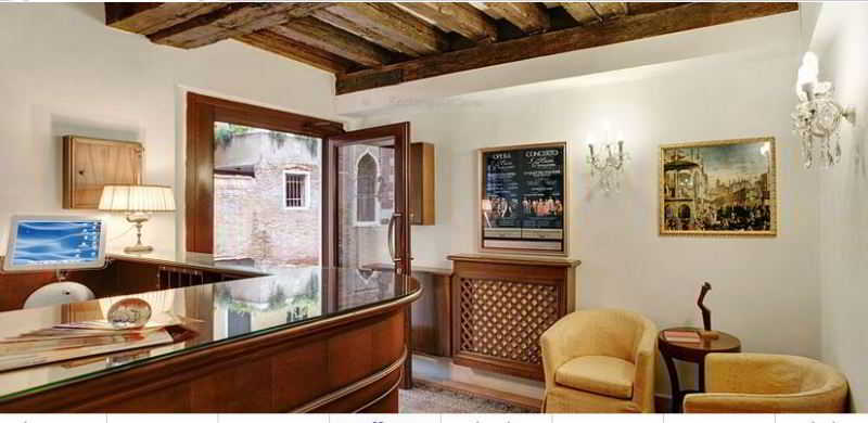 Casa Rezzonico Bed & Breakfast 2*
