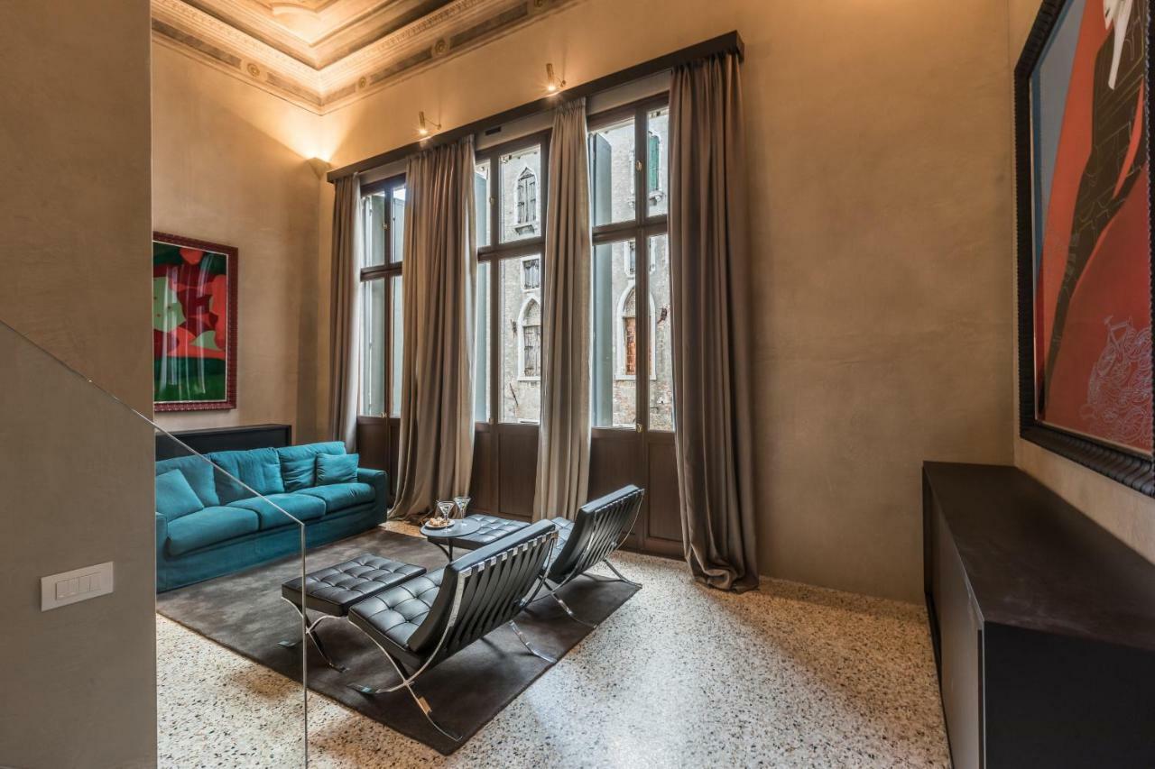 Exquisite Pied-a-terre With Balcony * Venezia