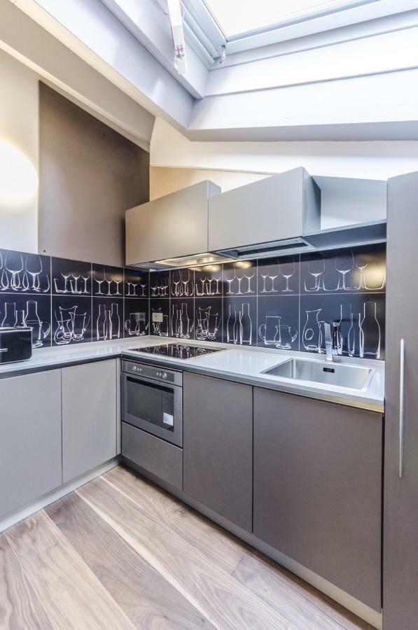 Luxury Penthouse Apartment *