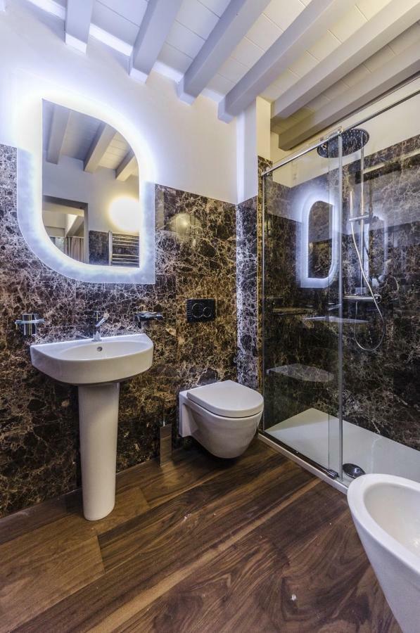 Luxury Penthouse Apartment *