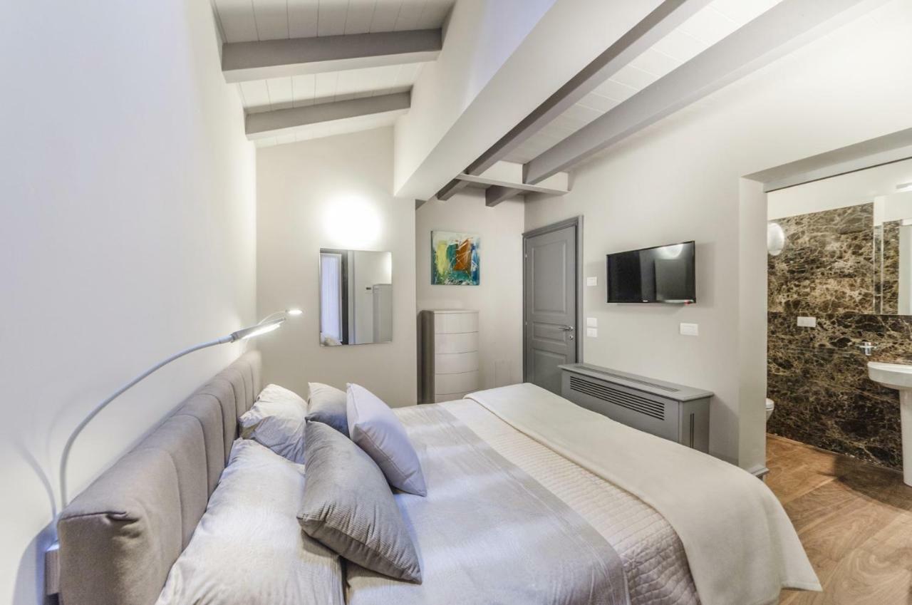 Luxury Penthouse Apartment *