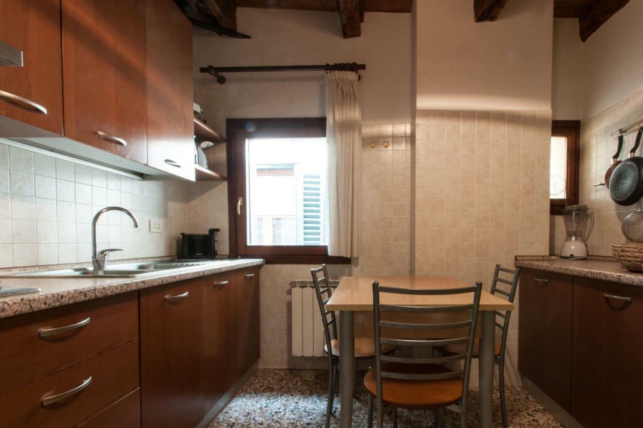 Ca'giustinian Apartment *