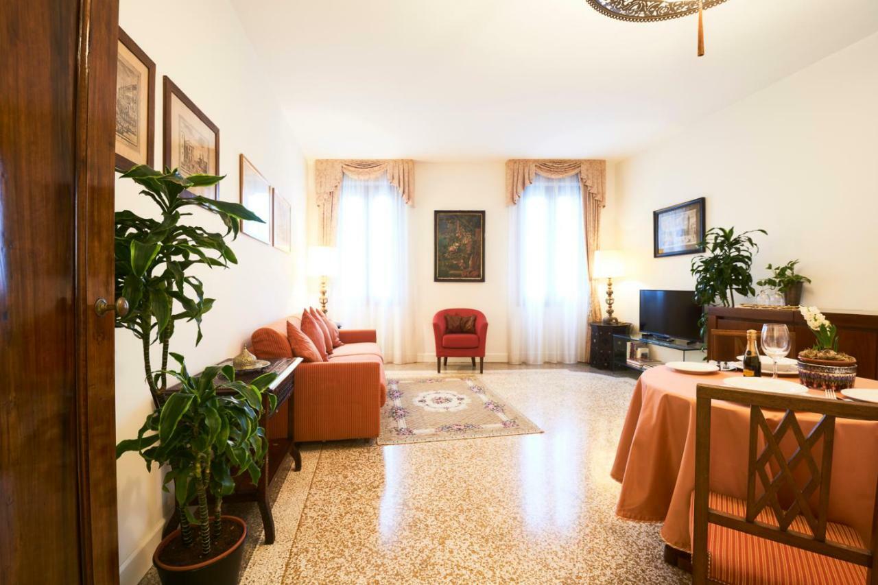 Ferienhaus Charming On Grand Canal *