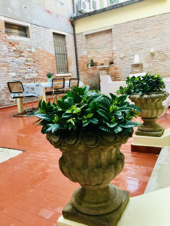 Ca'tronconi Ai Frari