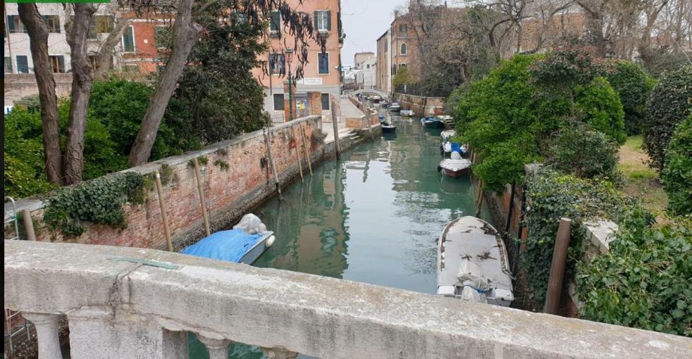 Susy Biennale - Canal View And Garden Appartamento *