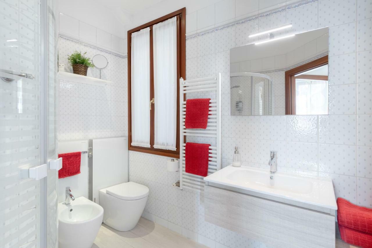 Convenient In * Venise